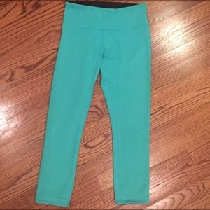 Lululemon wunder under crop🍋